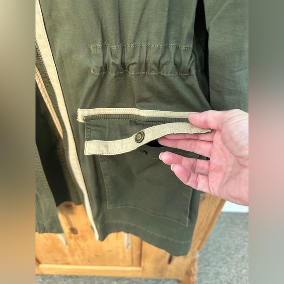 Cabi Military Style Utility Jacket Army Green Drawstring Size Large - Picture 3 of 11